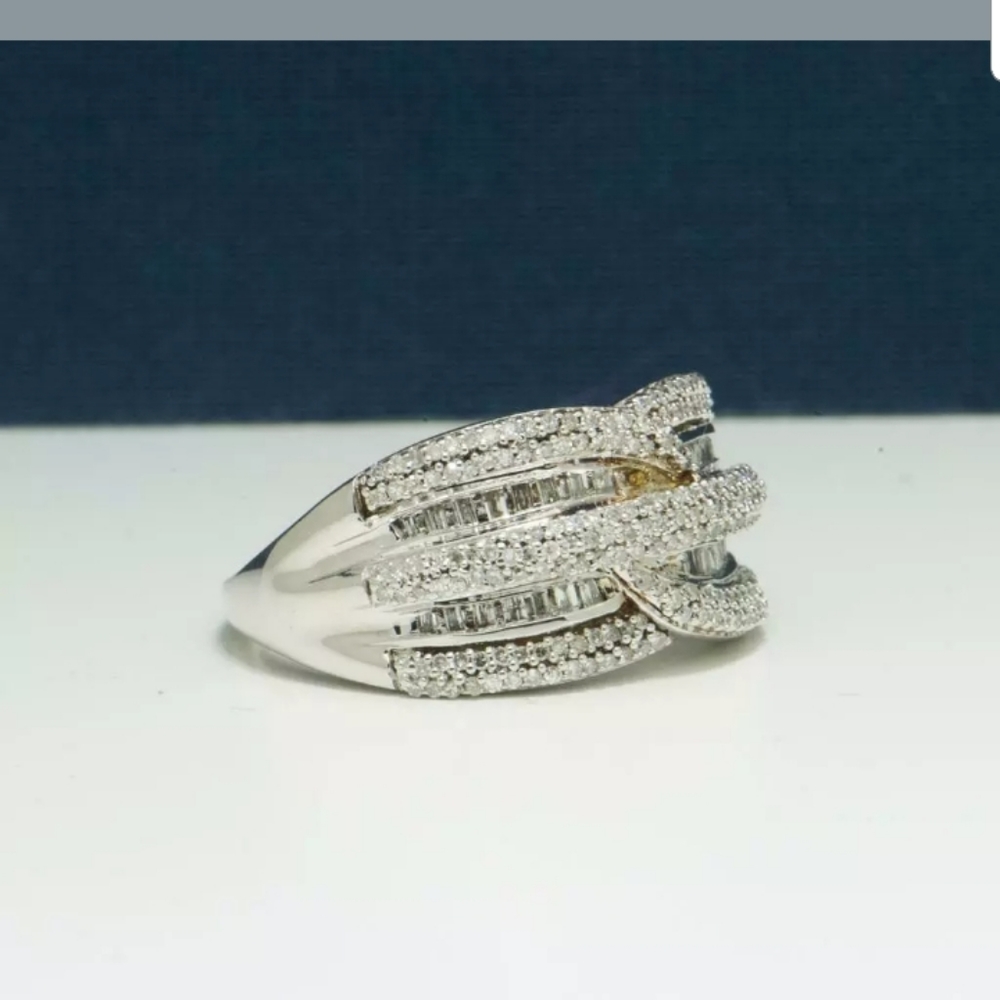 1.02ct Diamond Ring. - Picture 3 of 3